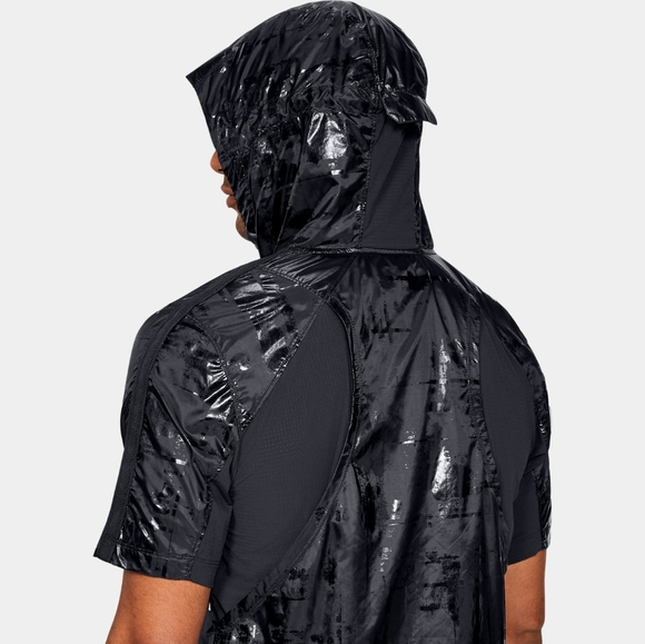 UA Perpetual Short Sleeve Windbreaker - Picture 5 of 8